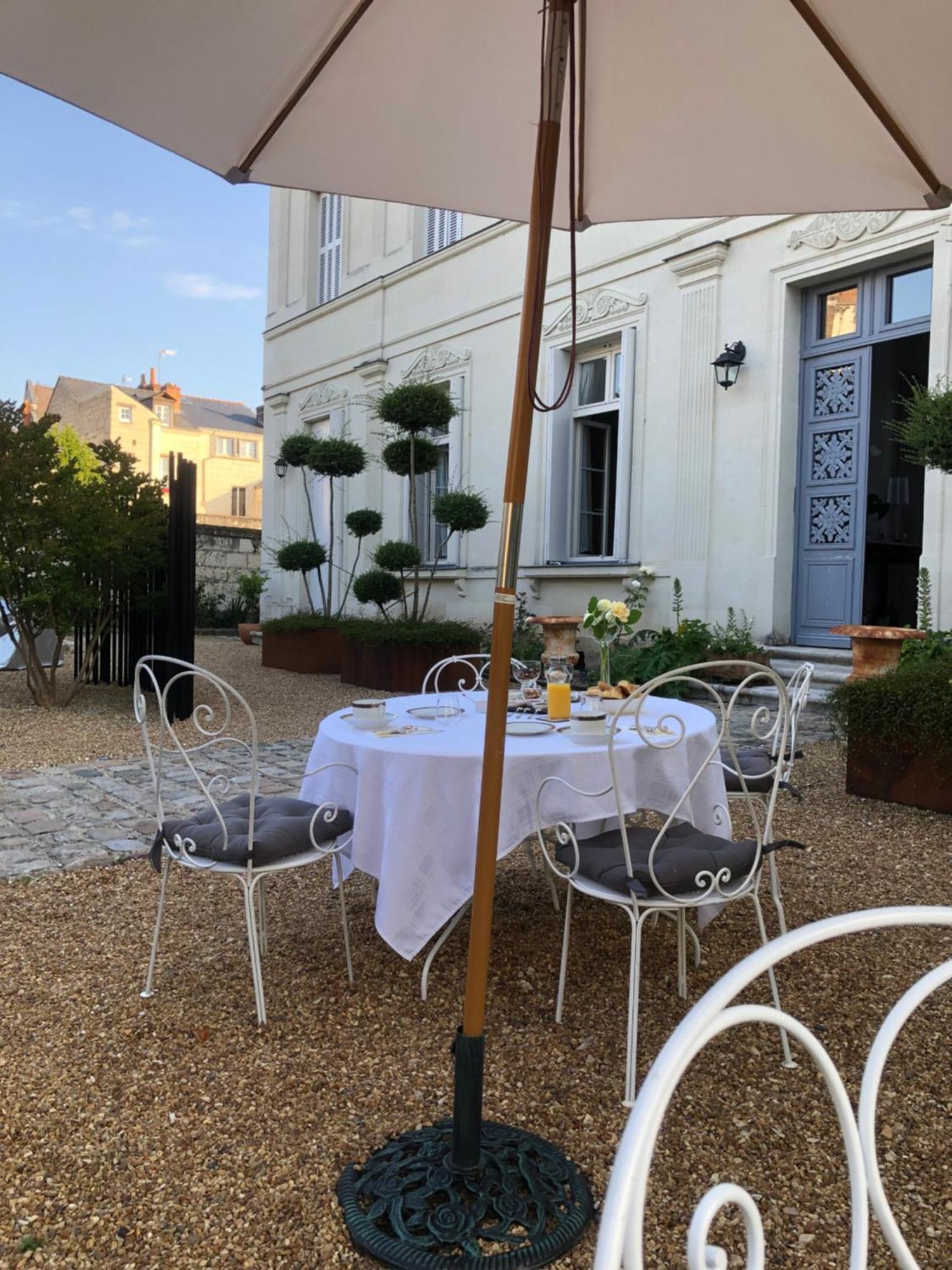 Aux Marquises Hotel Saumur Exterior photo